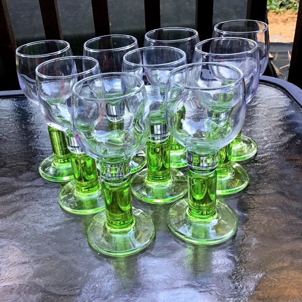 Vintage Rare Gorgeous set of 9 Drink or dessert glasses. Excellent Condition